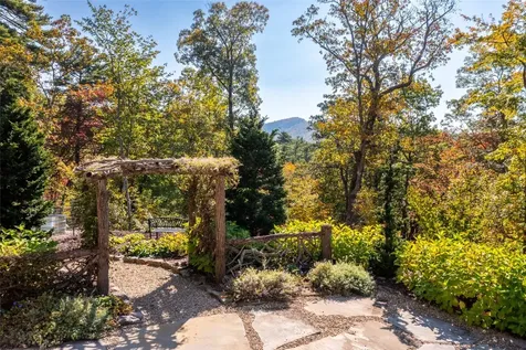 143 Foxglove Trail Glenville NC 28736