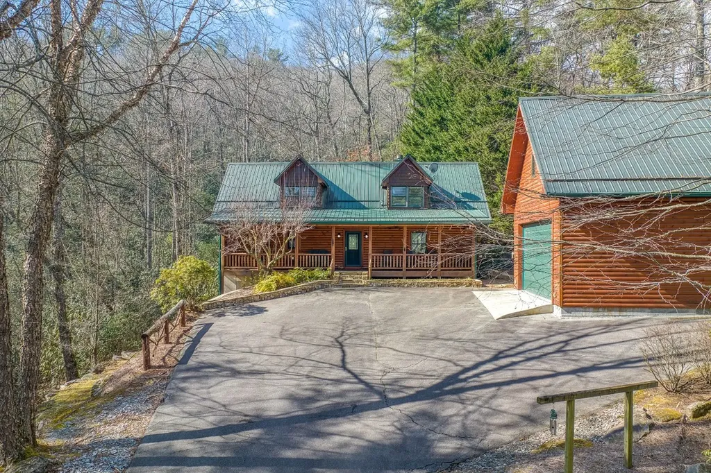 459 West Club Boulevard Lake Toxaway NC 28747