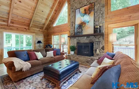 321 Mariposa Lane Cullowhee NC 28723