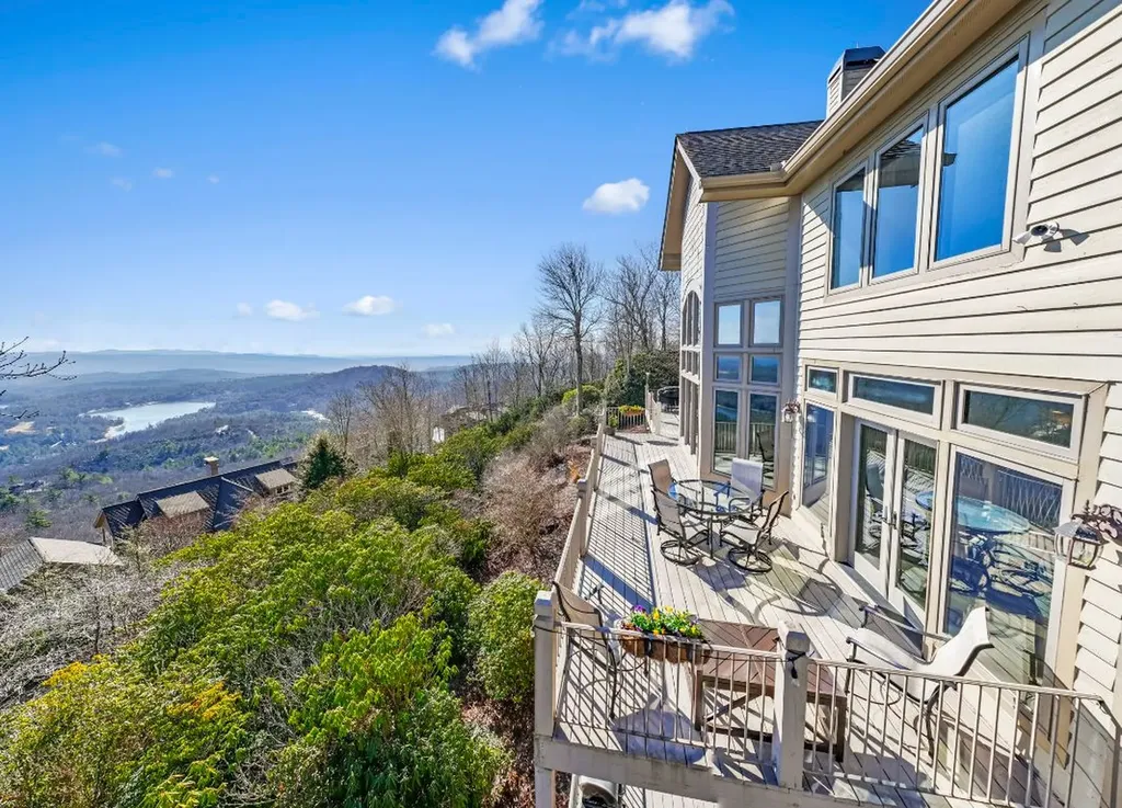 1482 Toxaway Drive Lake Toxaway NC 28747