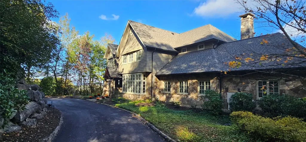 250 Meadow Ridge Drive Lake Toxaway NC 28747