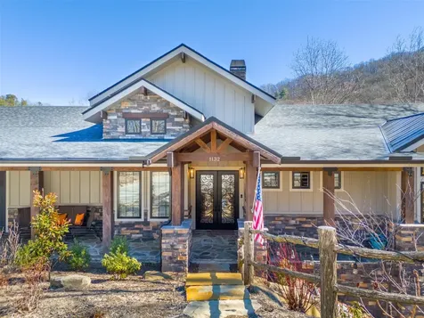 1132 Southshore Drive Tuckasegee NC 28783