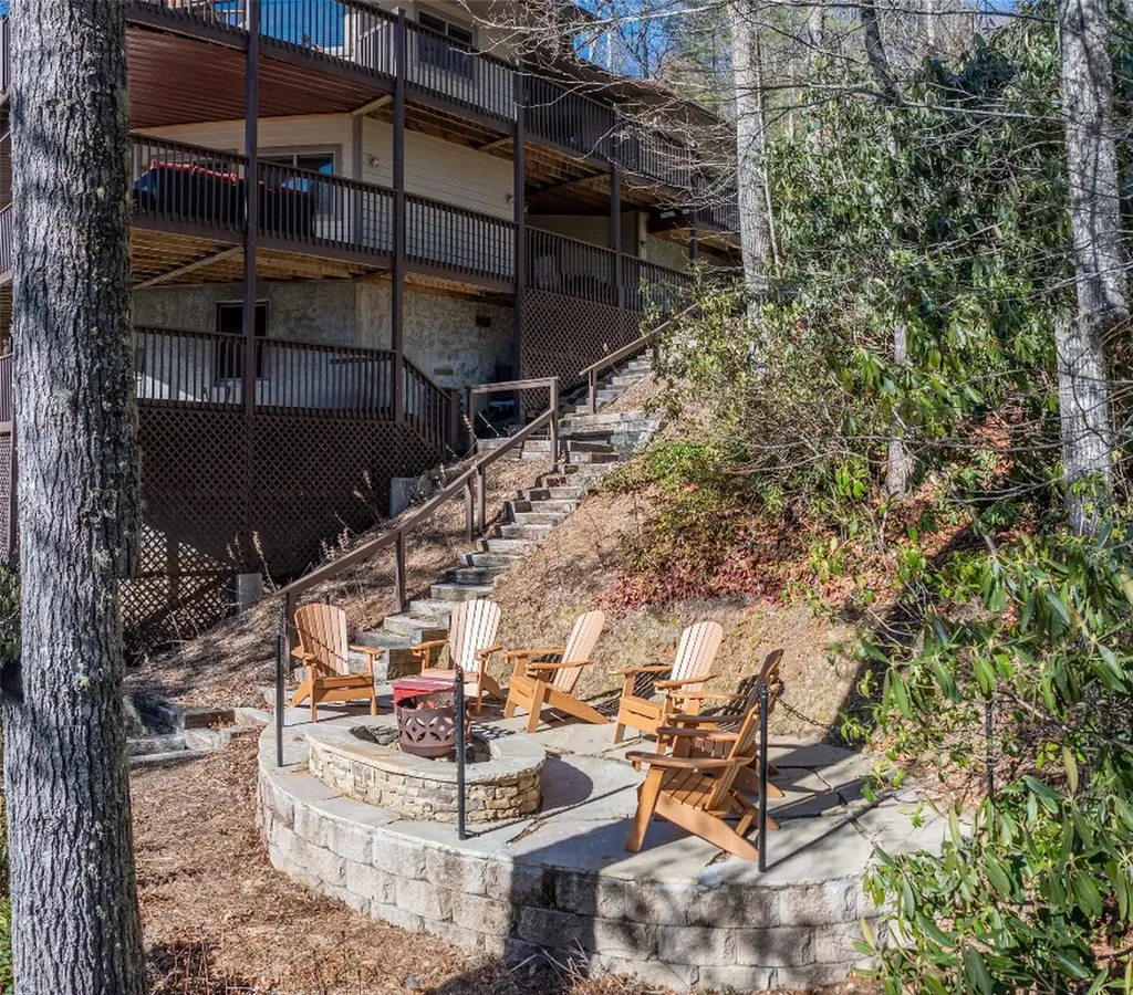 97 Twin Kettle Falls Glenville NC 28736