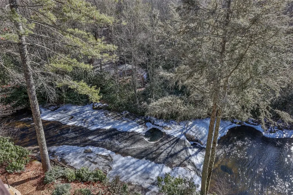 97 Twin Kettle Falls Glenville NC 28736