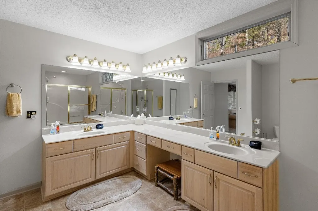 97 Twin Kettle Falls Glenville NC 28736