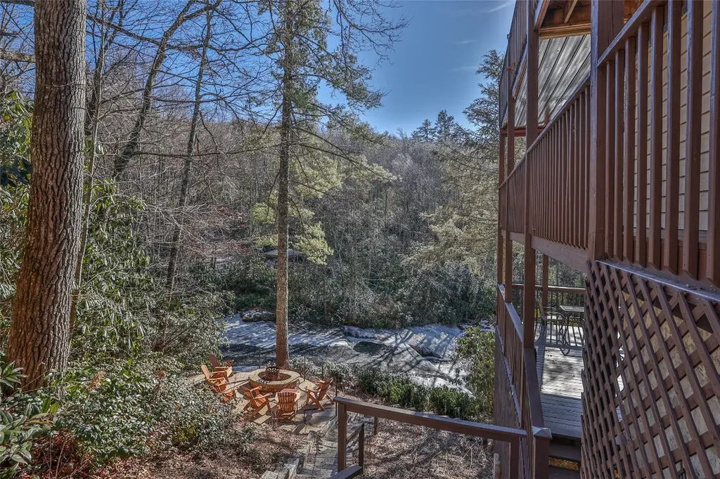 97 Twin Kettle Falls Glenville NC 28736