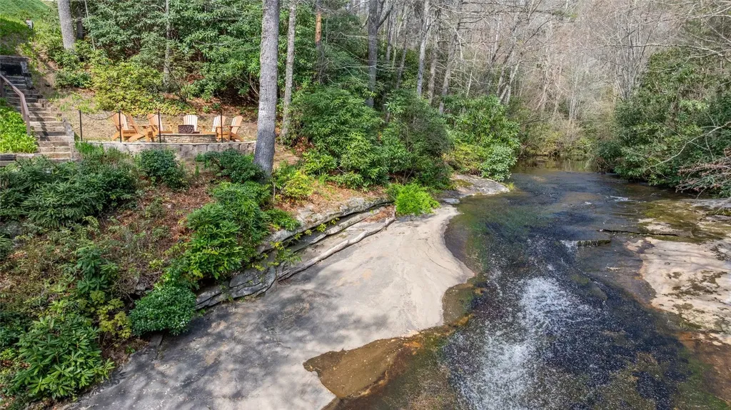 97 Twin Kettle Falls Glenville NC 28736