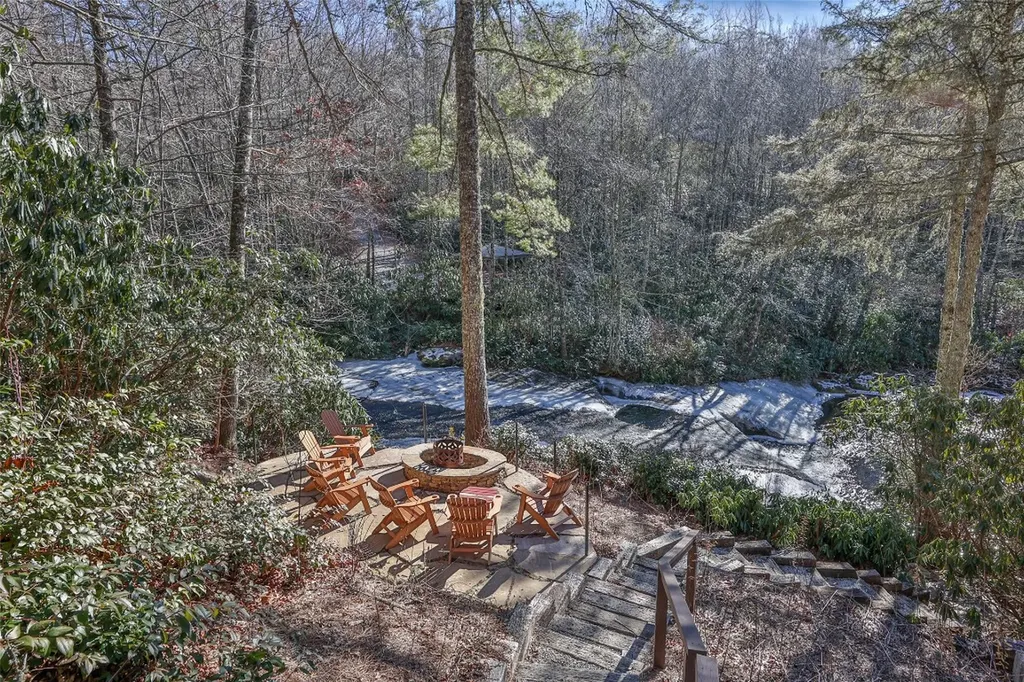 97 Twin Kettle Falls Glenville NC 28736