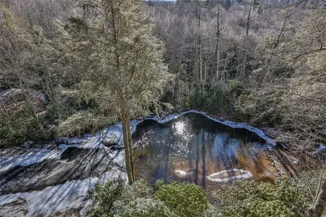 97 Twin Kettle Falls Glenville NC 28736