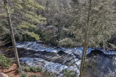 97 Twin Kettle Falls Glenville NC 28736