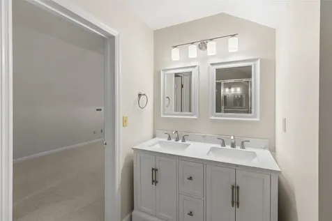 100 Williamsburg Court Highlands NC 28741