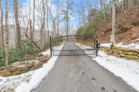 68 Parachute Ridge Glenville NC 28736