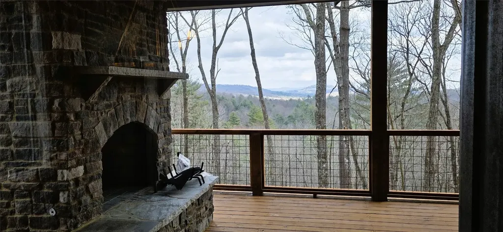 305 Easy Springs Road Sapphire NC 28774