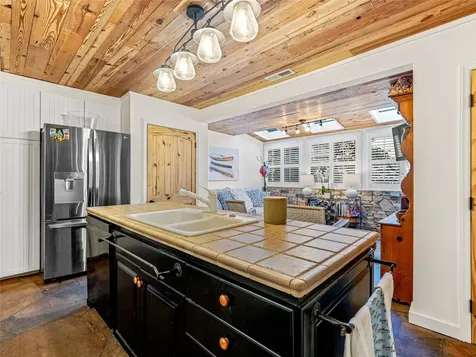 80 Toxaway Shores Lake Toxaway NC 28747