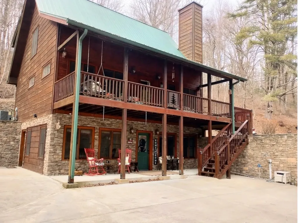 71 Peek And Peak Lane Scaly Mountain NC 28775