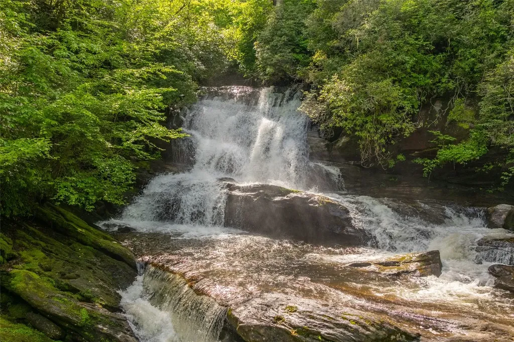 G110 Trimble Ridge Glenville NC 28736