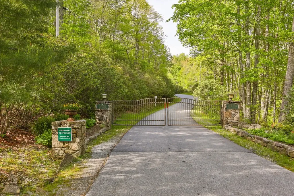 G110 Trimble Ridge Glenville NC 28736