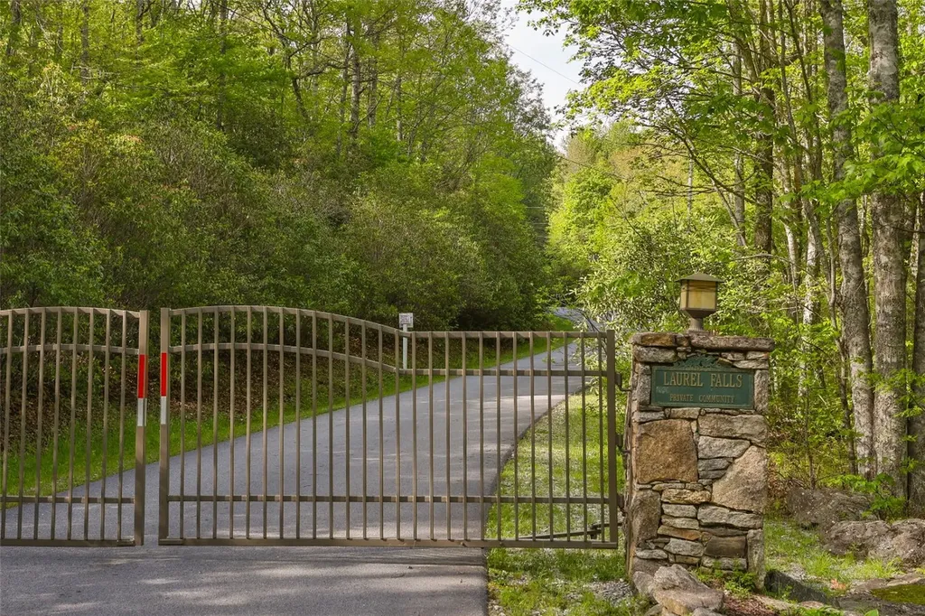 G110 Trimble Ridge Glenville NC 28736