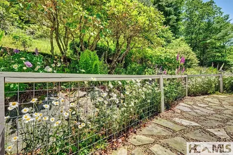 801 Split Rail Row Highlands NC 28741