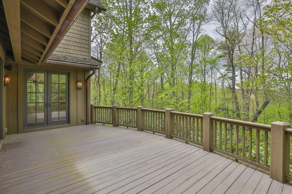 525 High Mountain Drive Cashiers NC 28717