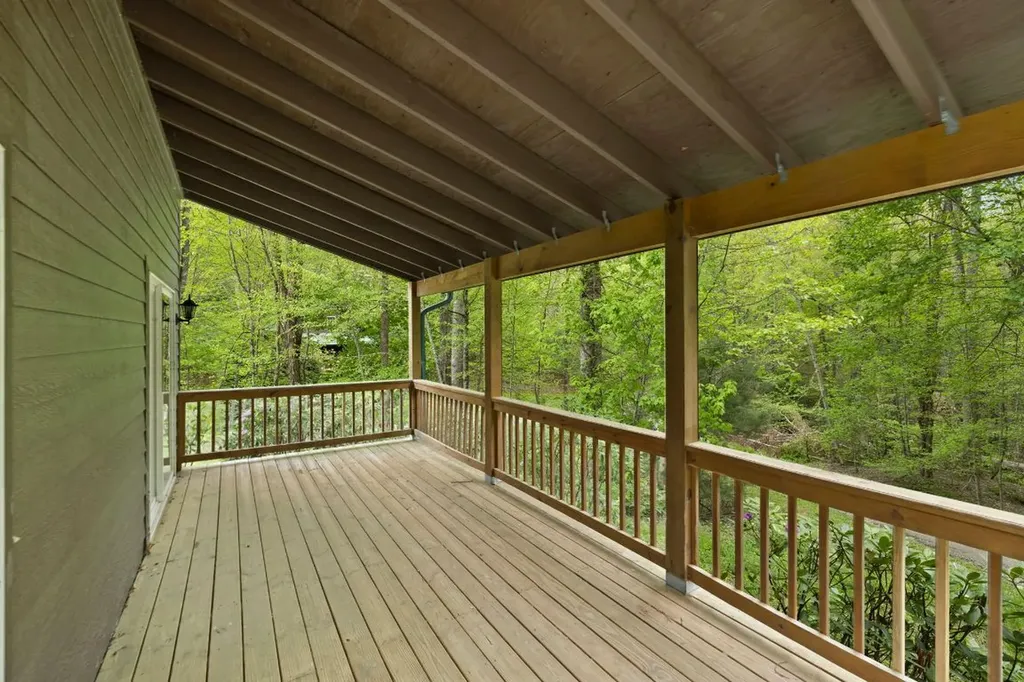 19 Winding Gap Lane Tuckasegee NC 28783