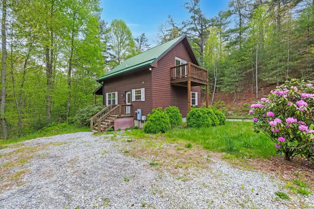 19 Winding Gap Lane Tuckasegee NC 28783