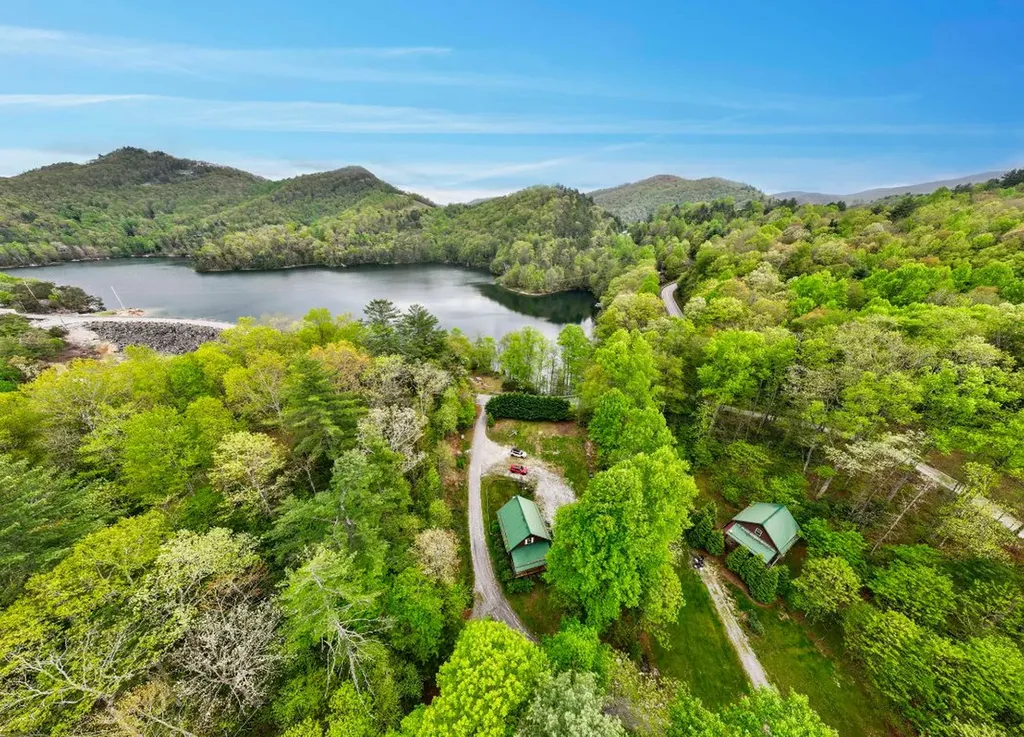 19 Winding Gap Lane Tuckasegee NC 28783