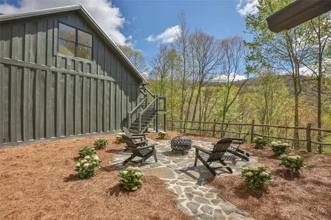 1066 Fowler Road Glenville NC 28736