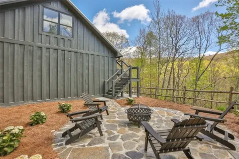 1066 Fowler Road Glenville NC 28736