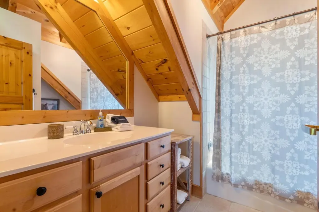 69 Holt Cottage Lane Highlands NC 28741