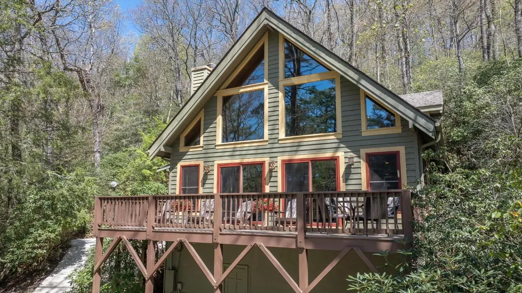 69 Holt Cottage Lane Highlands NC 28741