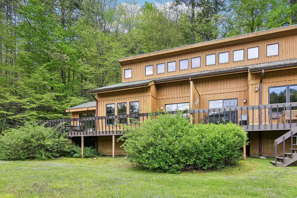 383 Wild Game Trail Sapphire NC 28774