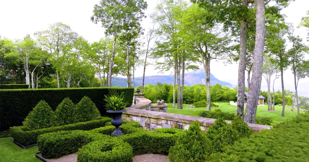 581 Sagee Woods Drive Highlands NC 28741