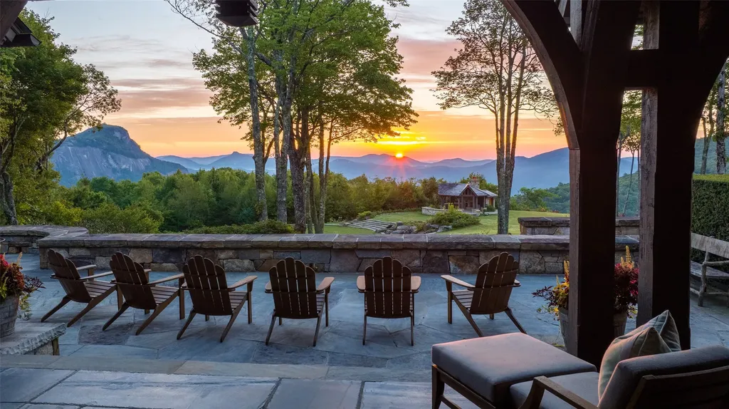 581 Sagee Woods Drive Highlands NC 28741