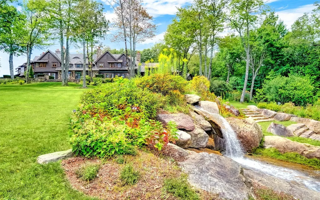 581 Sagee Woods Drive Highlands NC 28741