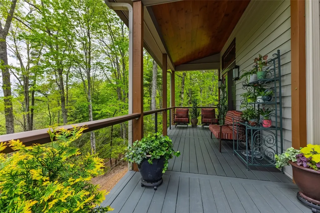 264 Jocassee Trail Sapphire NC 28774