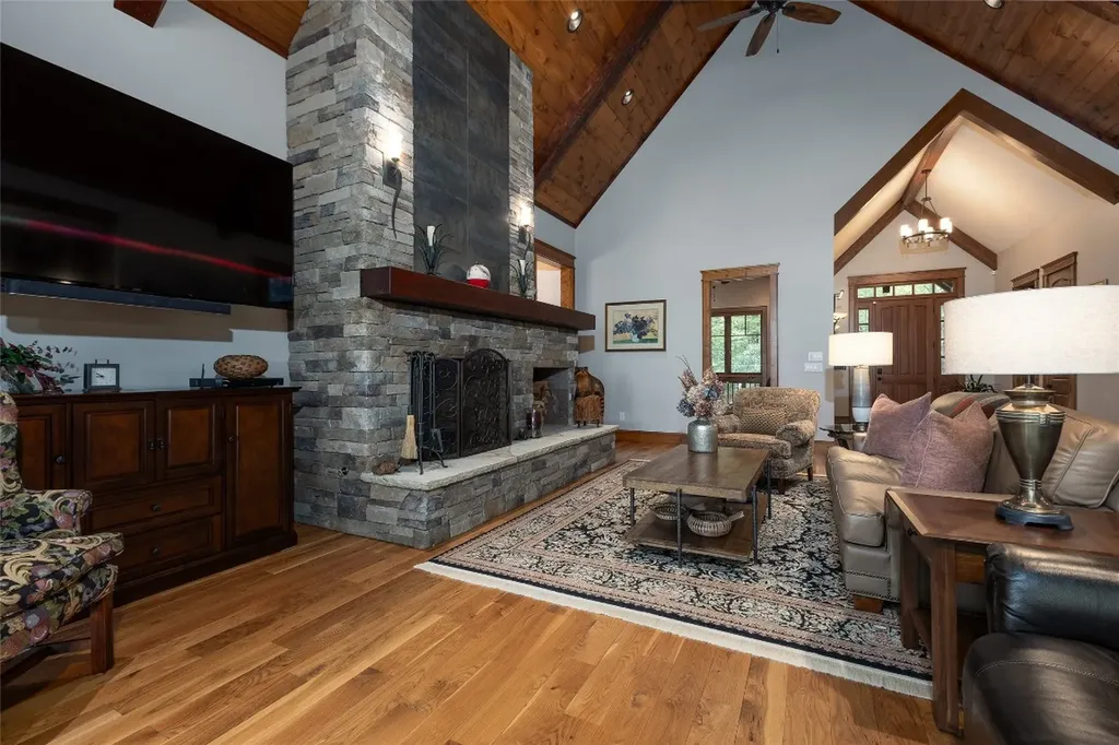 264 Jocassee Trail Sapphire NC 28774