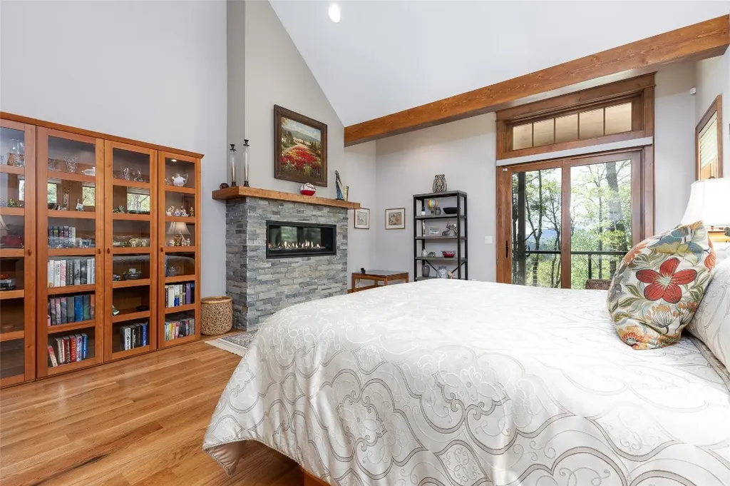 264 Jocassee Trail Sapphire NC 28774