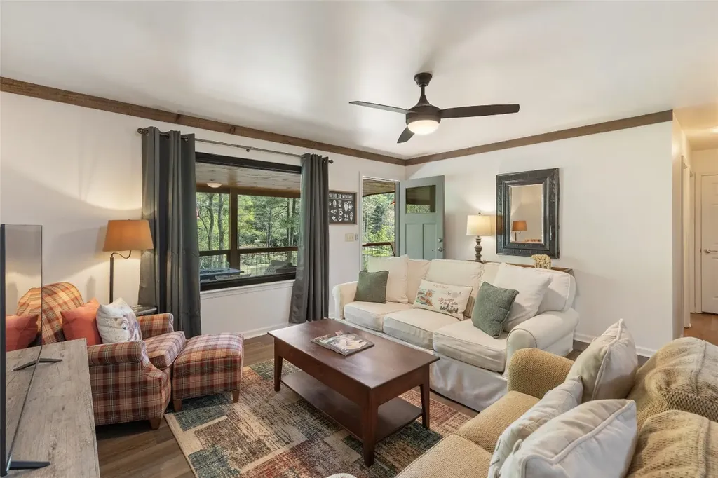 127 Short Road Cashiers NC 28717