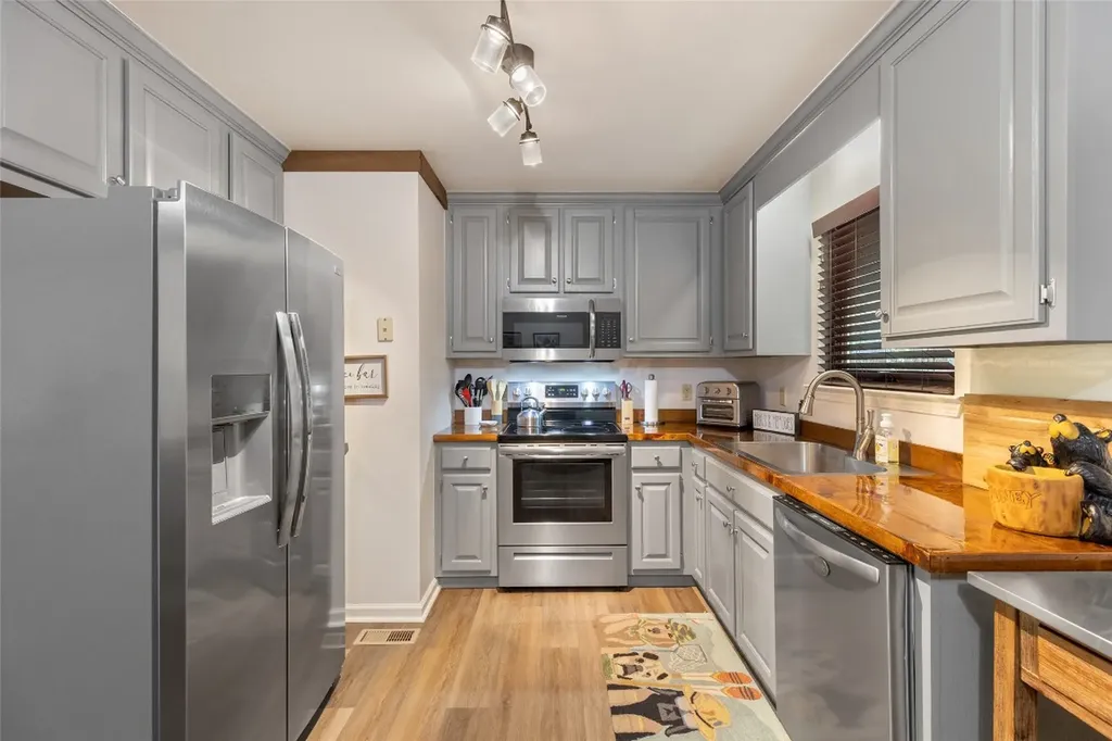 127 Short Road Cashiers NC 28717