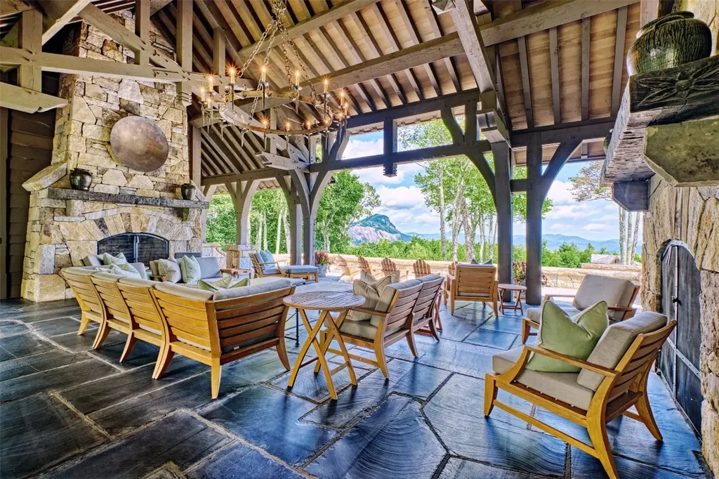 581 Sagee Woods Drive Highlands NC 28741