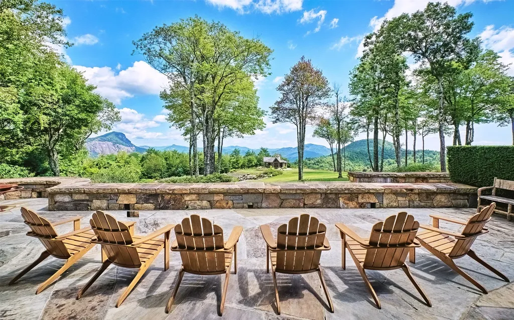 581 Sagee Woods Drive Highlands NC 28741