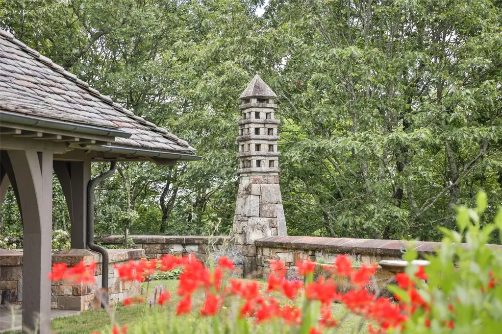 581 Sagee Woods Drive Highlands NC 28741