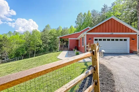 202 Wild Pear Lane Franklin NC 28734