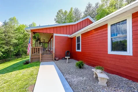 202 Wild Pear Lane Franklin NC 28734