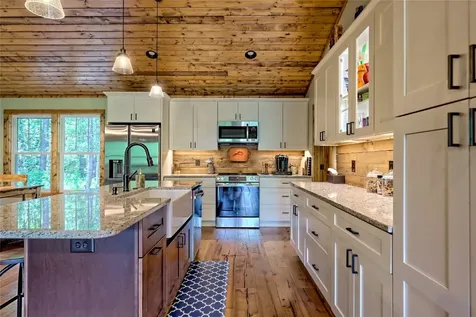 202 Wild Pear Lane Franklin NC 28734