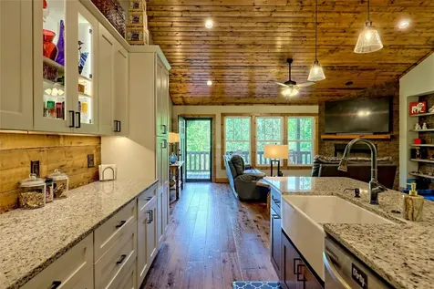 202 Wild Pear Lane Franklin NC 28734