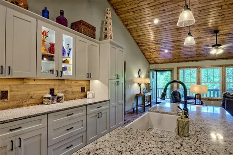 202 Wild Pear Lane Franklin NC 28734