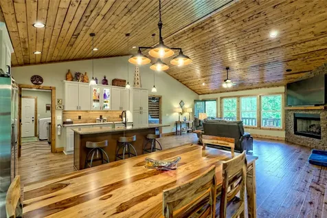 202 Wild Pear Lane Franklin NC 28734