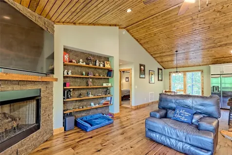 202 Wild Pear Lane Franklin NC 28734